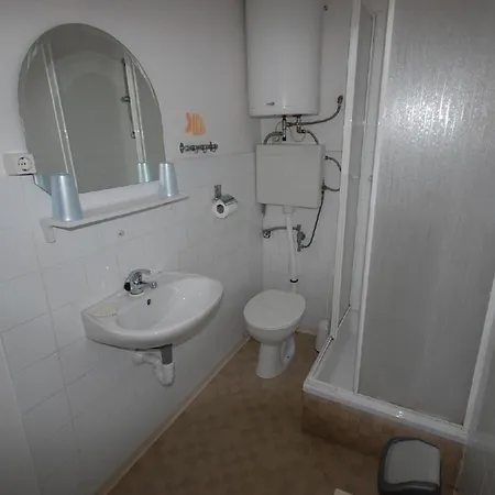 Apartment Fuer 4 Personen Ca 40 Qm In Njivice, Kvarner Bucht Krk *