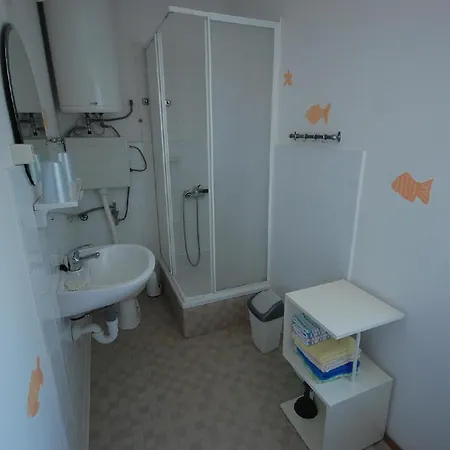 Apartment Fuer 4 Personen Ca 40 Qm In Njivice, Kvarner Bucht Krk Njivice