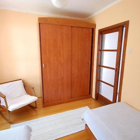 Apartment Fuer 4 Personen Ca 40 Qm In Njivice, Kvarner Bucht Krk *
